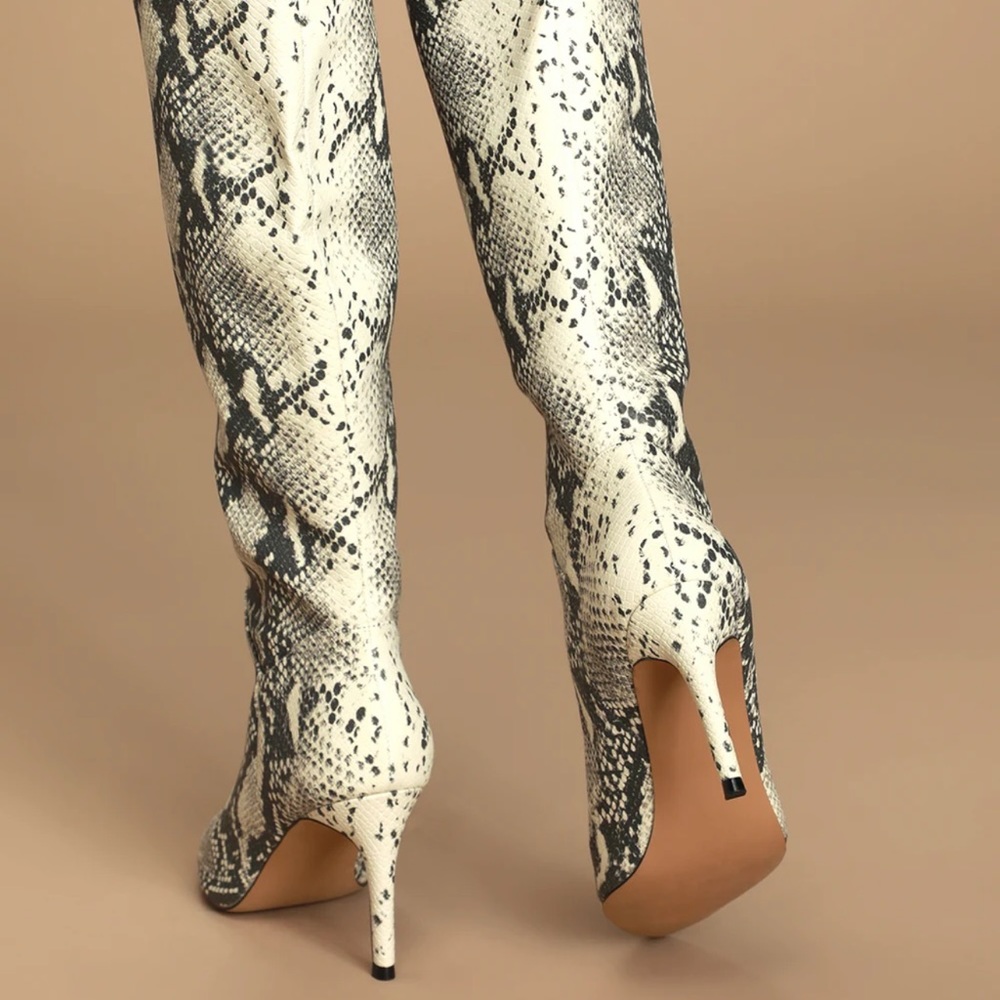 Steve Madden White and Gray Snake-Print Knee Boots - NO BOX - Picture 5 of 11